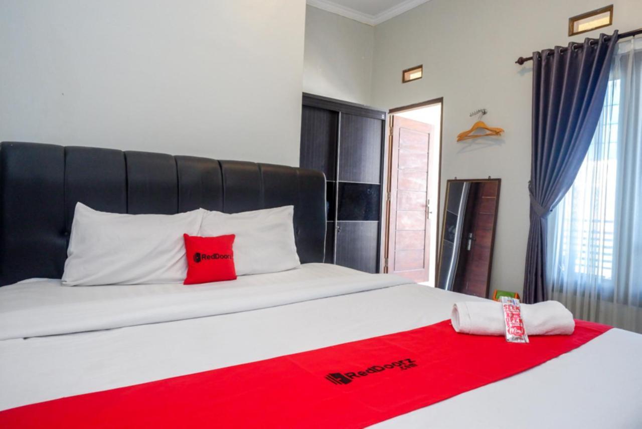 Reddoorz At Mahameru Residence Yogyakarta Kejayan Kültér fotó