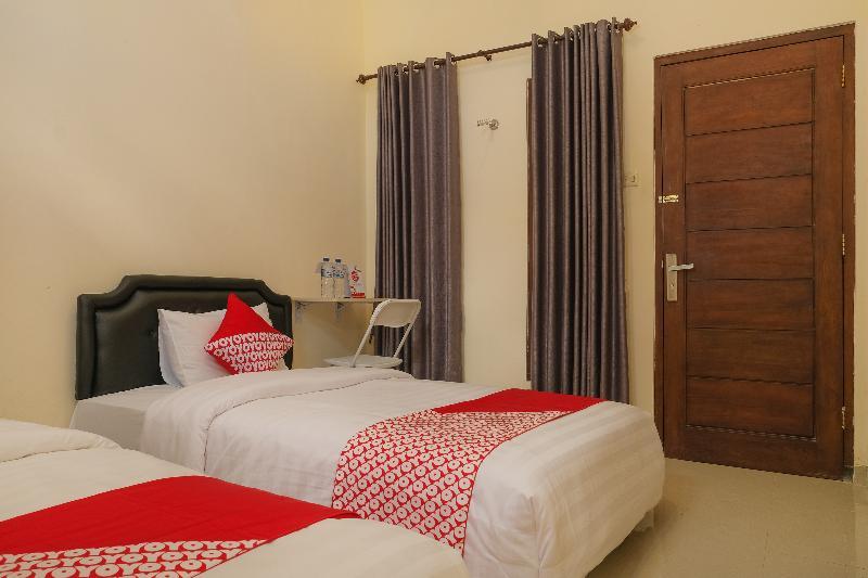 Reddoorz At Mahameru Residence Yogyakarta Kejayan Kültér fotó